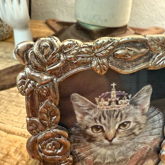 ❌SOLD❌VTG silver rose frame with regal cat - Picture 4 of 6